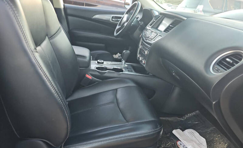 2019 Nissan Pathfinder SL