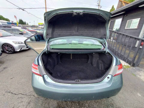 2010 Toyota Camry LE