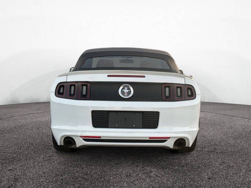 2014 Ford Mustang V6