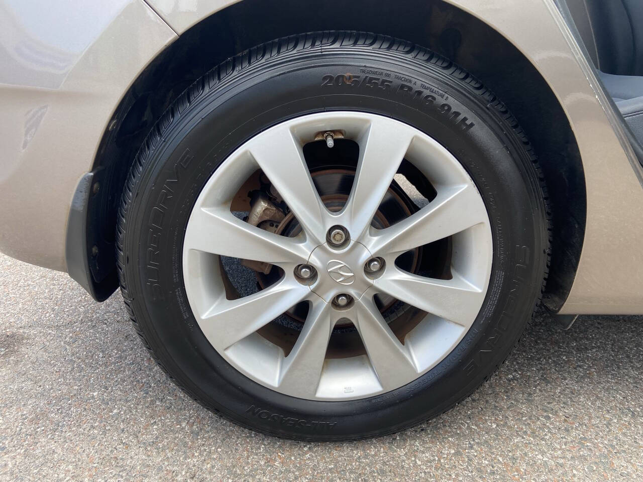 Beige 2013 Hyundai ACCENT SE SE 4dr Hatchback 10