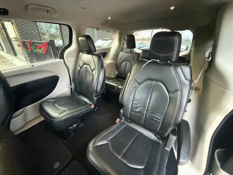 2017 Chrysler Pacifica Touring Plus