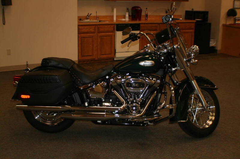 2024 Harley-Davidson FLHCS HERITAGE CLASSIC 114