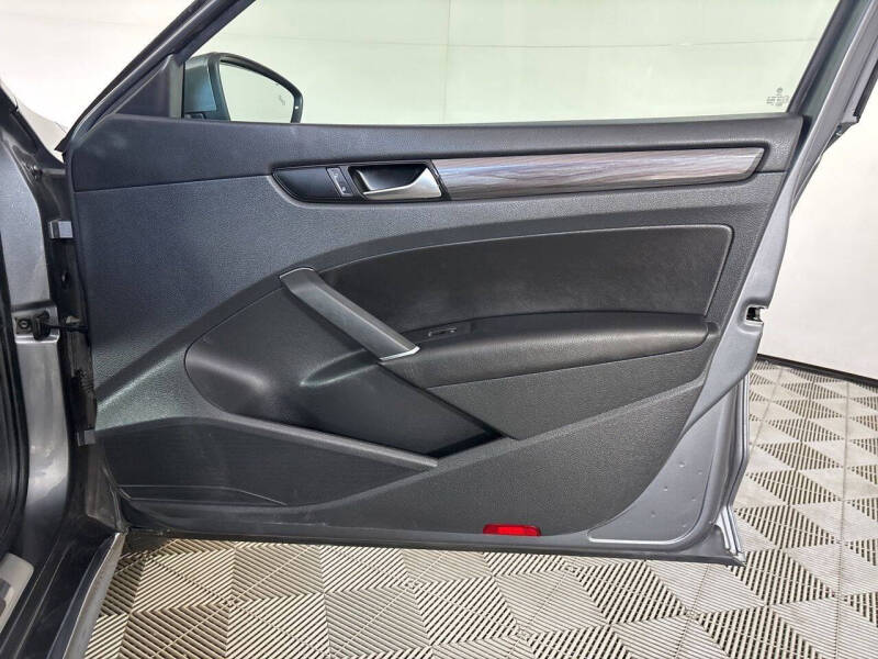 2020 Volkswagen Passat R-Line