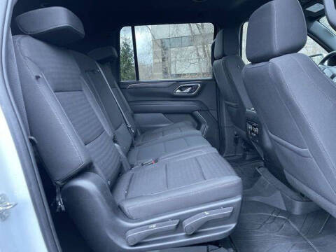 2023 Chevrolet Suburban LS