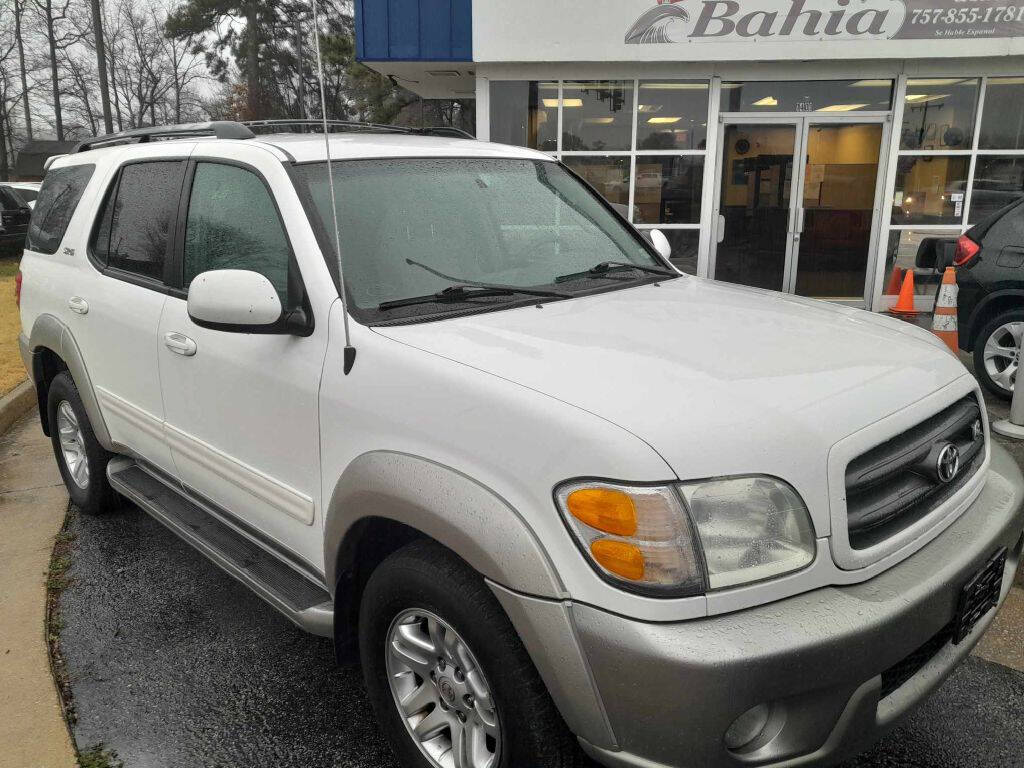 White 2004 Toyota Sequoia SR5 SR5 4dr SUV 2