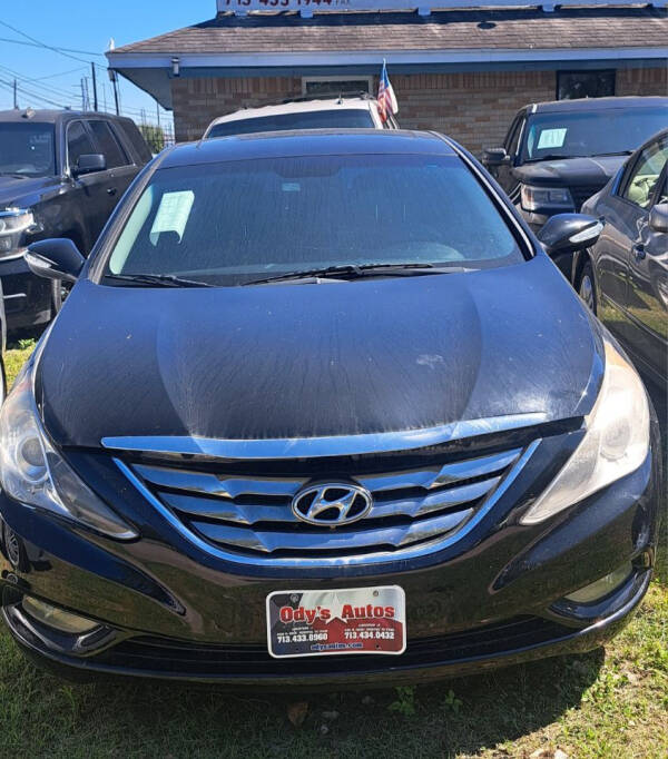 2011 Hyundai Sonata Limited photo 2