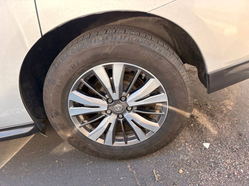 2018 Nissan Pathfinder SV