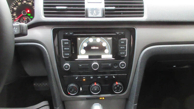 2015 Volkswagen Passat 1.8T SE