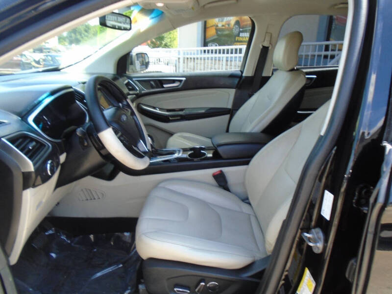 2017 Ford Edge Titanium