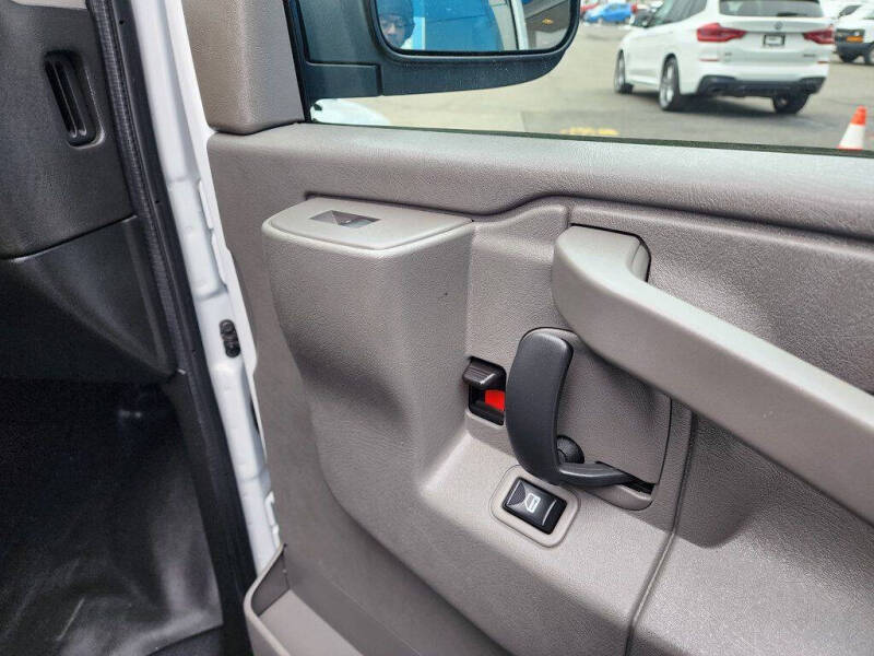 2022 GMC Savana 2500