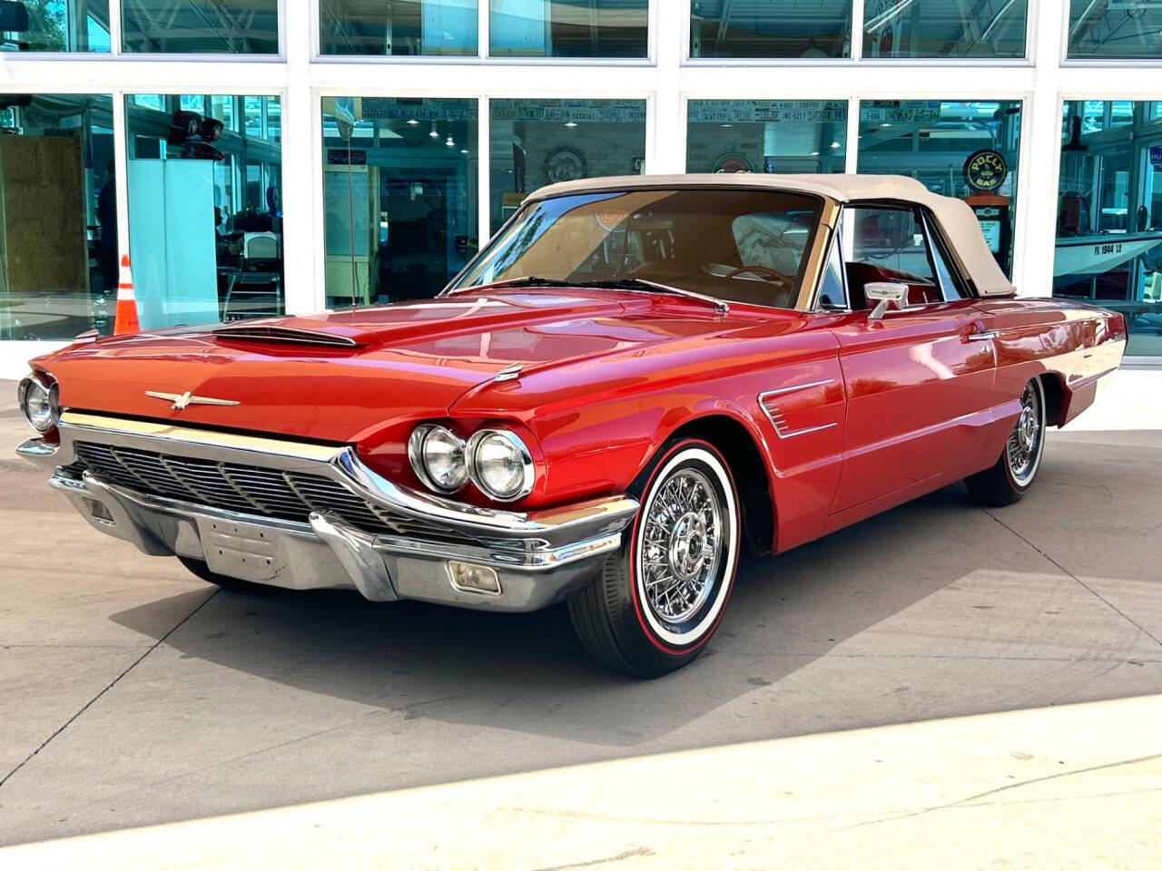 1965 Ford Thunderbird 9