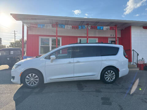 2017 Chrysler Pacifica Touring-L