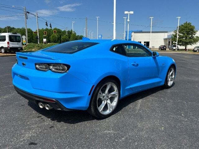 2023 Chevrolet Camaro 8