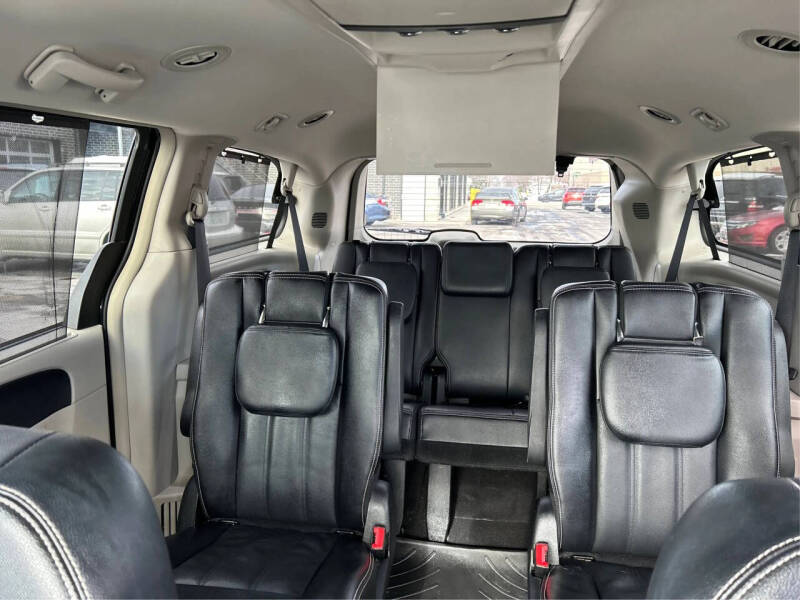 2015 Chrysler Town and Country Touring