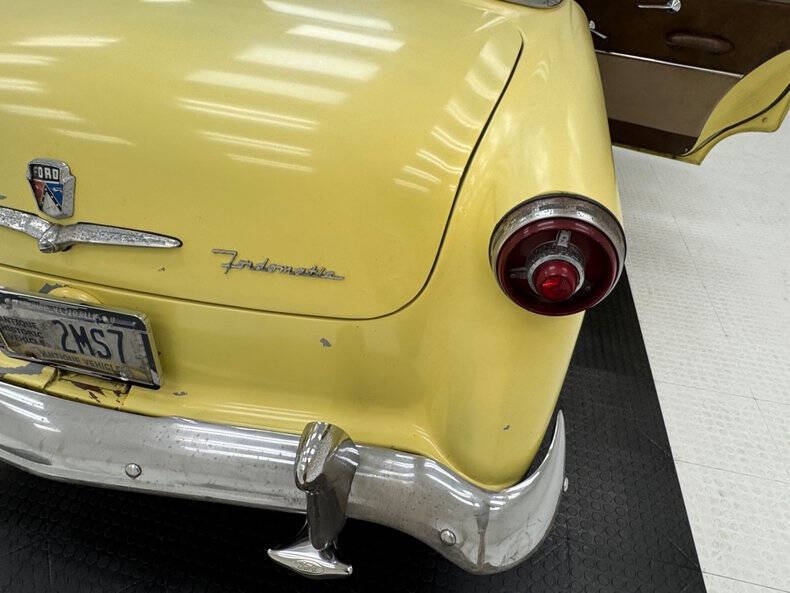 1954 Ford Crestline
