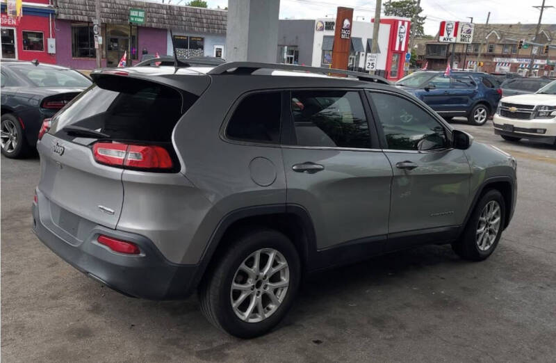 Image 4 of 2017 Jeep Cherokee Latitude