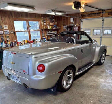 2004 Chevrolet SSR for sale at Haggle Me Classics in Hobart IN