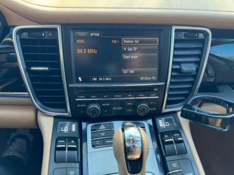 2011 Porsche Panamera 4