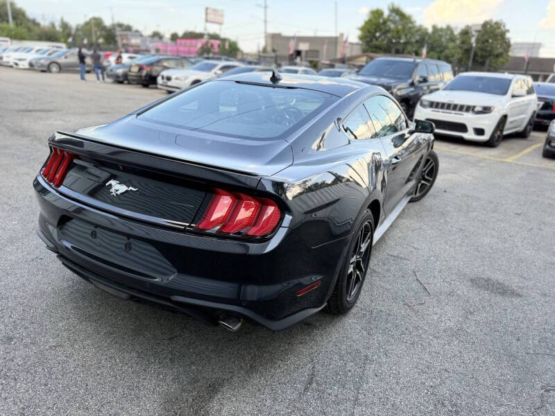 2022 Ford Mustang EcoBoost Premium