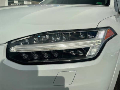 2019 Volvo XC90 T6 Momentum