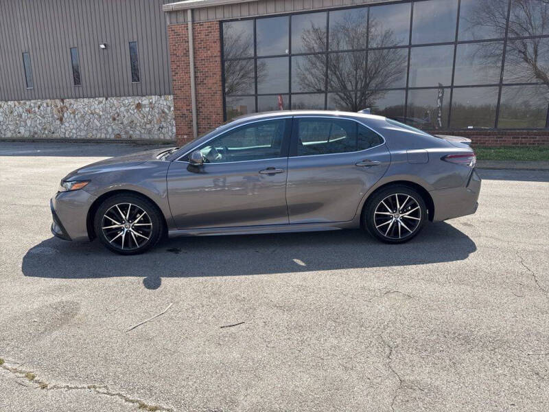 Used 2022 Toyota Camry SE with VIN 4T1G11AK8NU714312 for sale in Maysville, KY