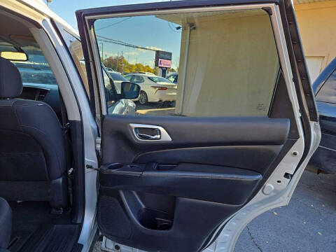 2020 Nissan Pathfinder SV