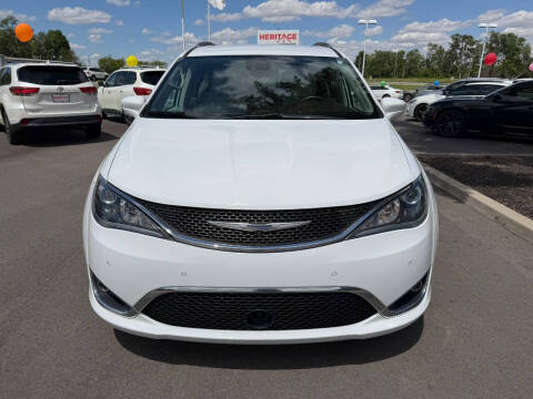 2017 Chrysler Pacifica Touring-L Plus