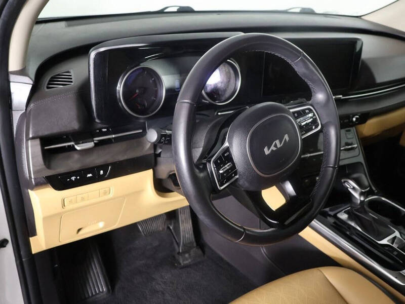 2023 Kia Carnival EX