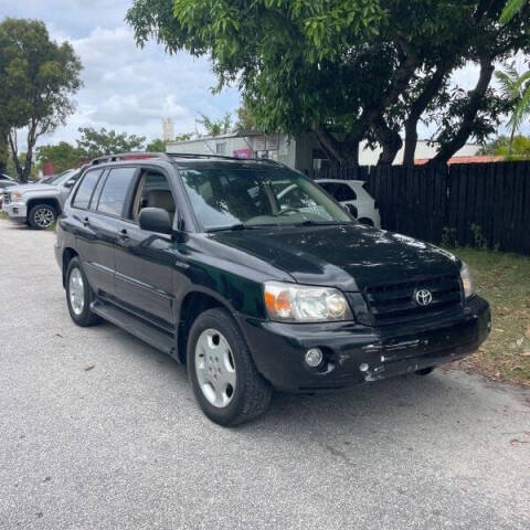 2004 Toyota Highlander for sale at Green Light Auto in Bridgeton, NJ