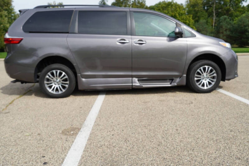 2020 Toyota Sienna XLE 8-Passenger