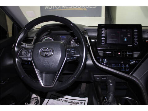 2022 Toyota Camry Hybrid SE Nightshade