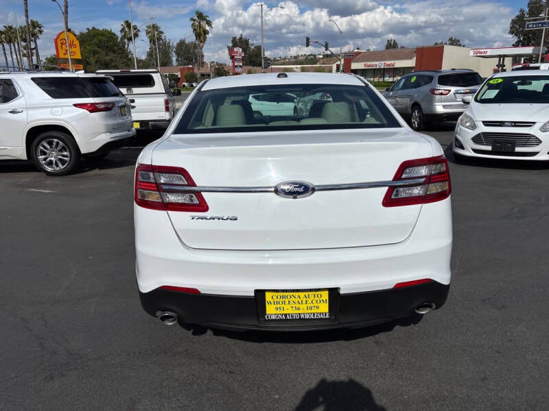 2015 Ford Taurus