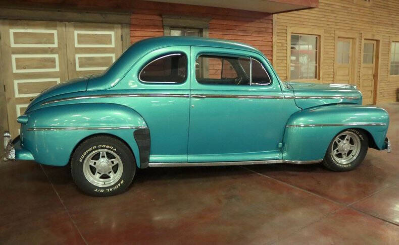 1948 Ford Super Deluxe