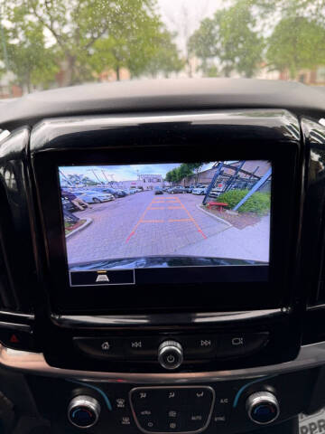 2022 Chevrolet Traverse LT Leather