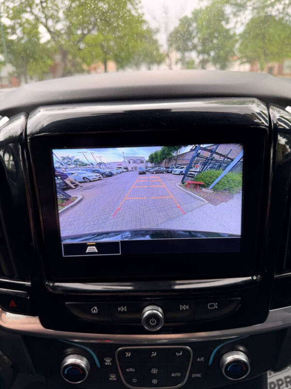 2022 Chevrolet Traverse LT Leather