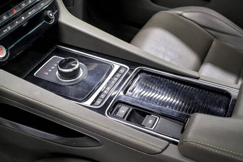 2018 Jaguar F-PACE 35t R-Sport