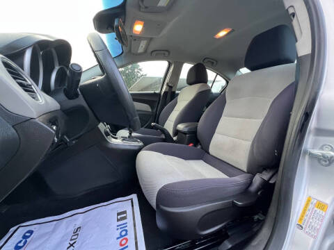 2013 Chevrolet Cruze LS Manual