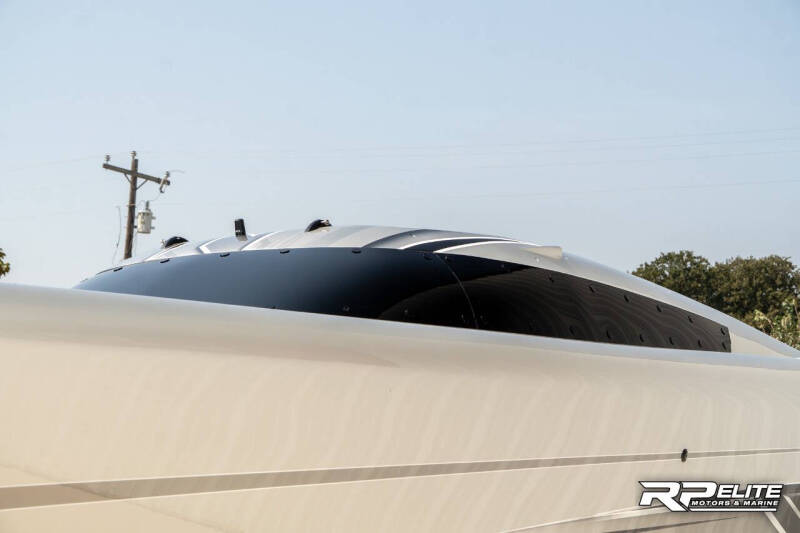 2019 Outerlimits SV43