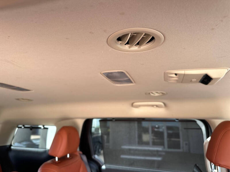 2024 Kia Carnival SX