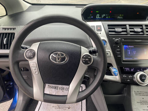 2013 Toyota Prius v Five