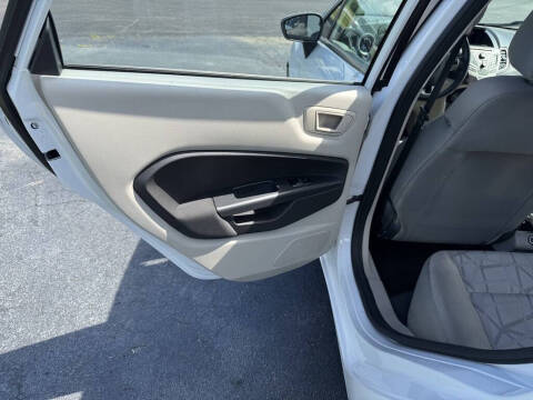 2013 Ford Fiesta SE
