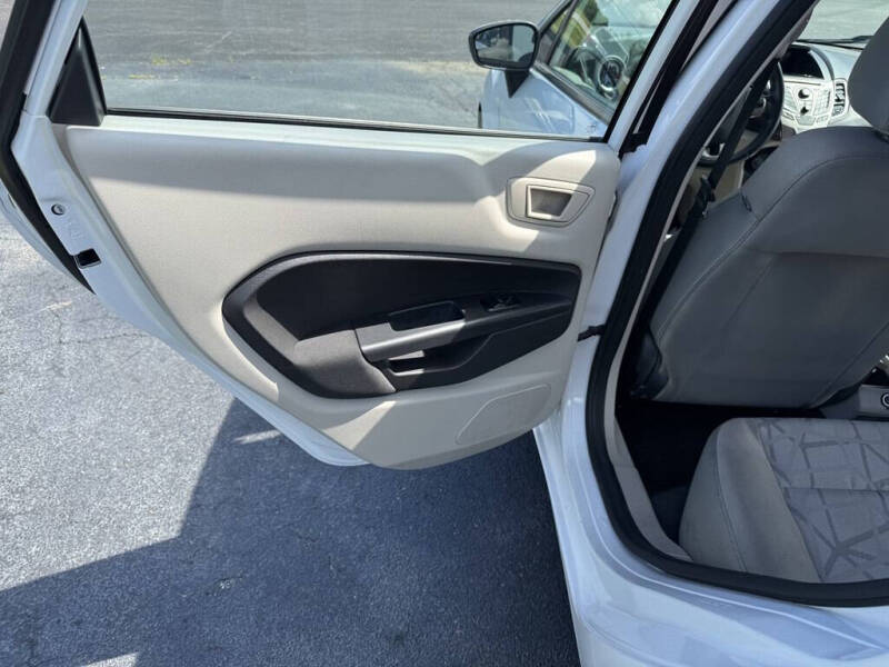 2013 Ford Fiesta SE