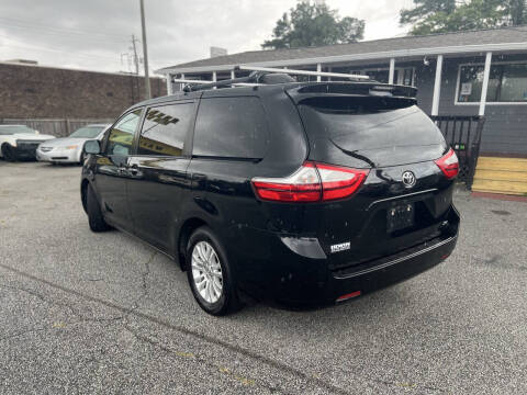2016 Toyota Sienna XLE Premium 8-Passenger