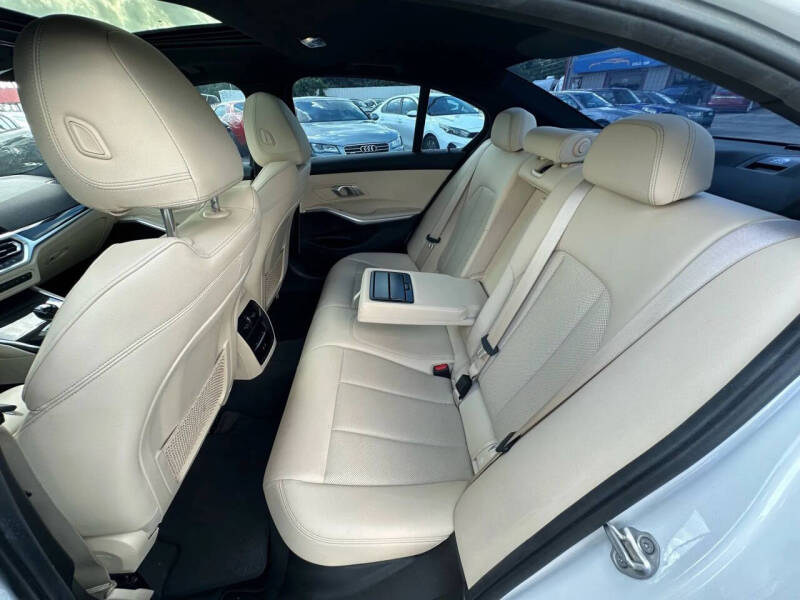 2022 BMW 3 Series 330e