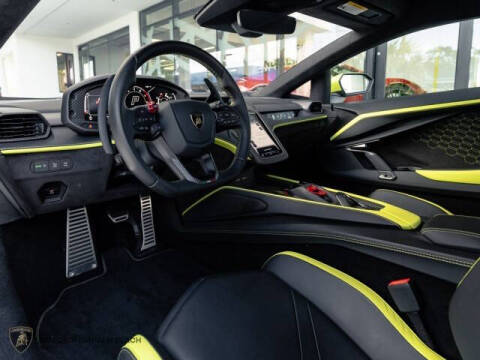 2024 Lamborghini Revuelto