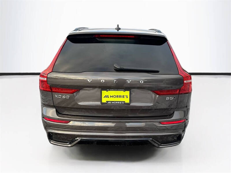 2025 Volvo XC60 B5 Plus Dark Theme