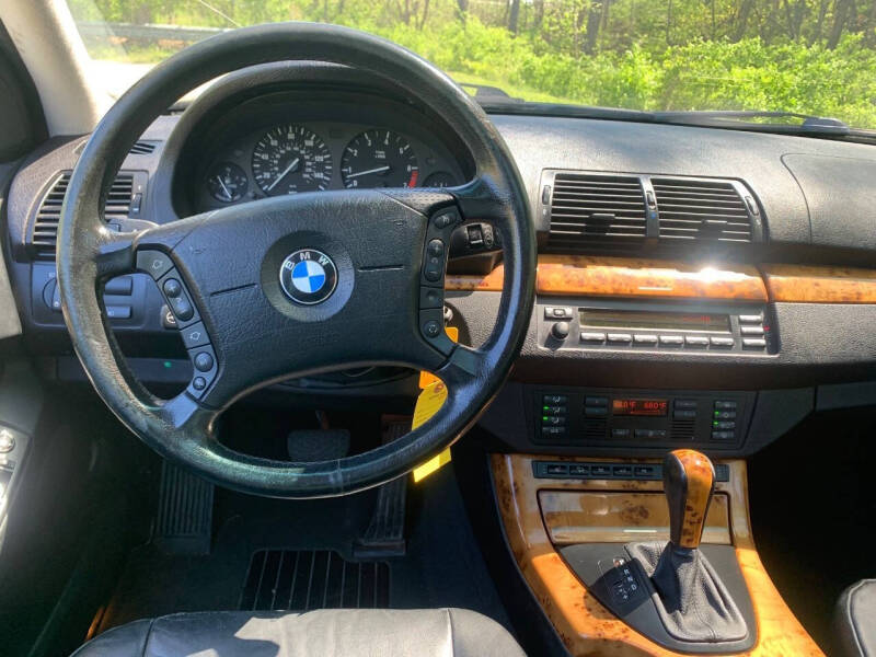 2004 BMW X5 3.0i