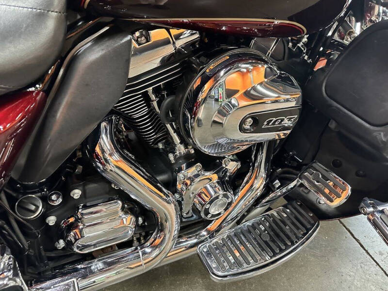 2014 Harley-Davidson FLHTCUTG - Tri Glide Ult