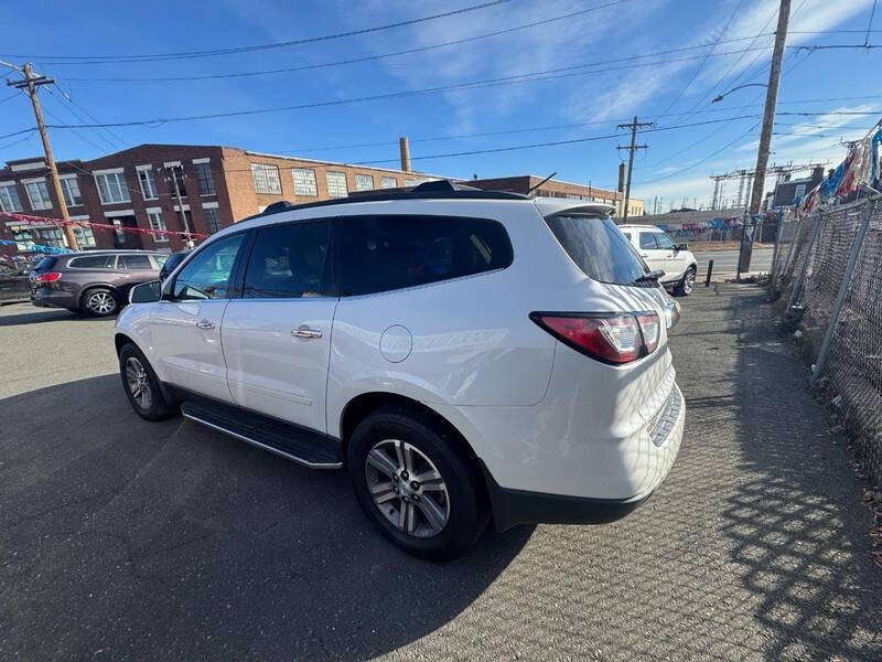 2017 Chevrolet Traverse LT