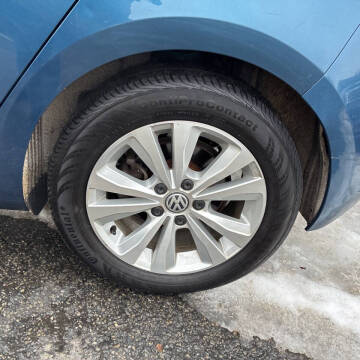 2019 Volkswagen Golf SE